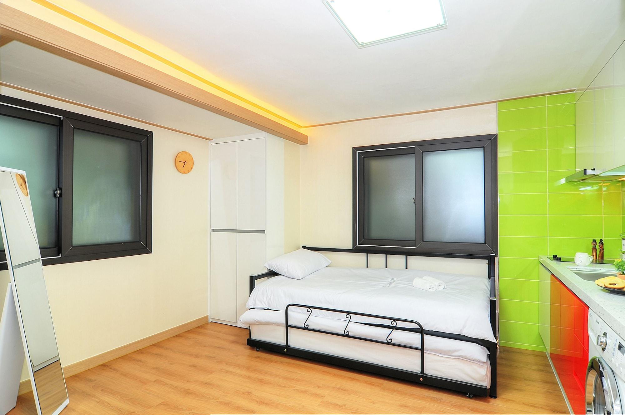 Hostel KW Sinsa Seoul Exterior foto